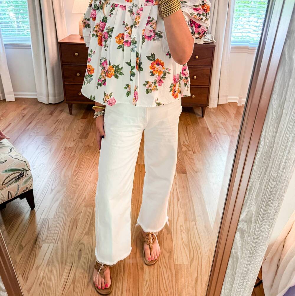 NEW OLIVACEOUS women's the charleston floral top in white